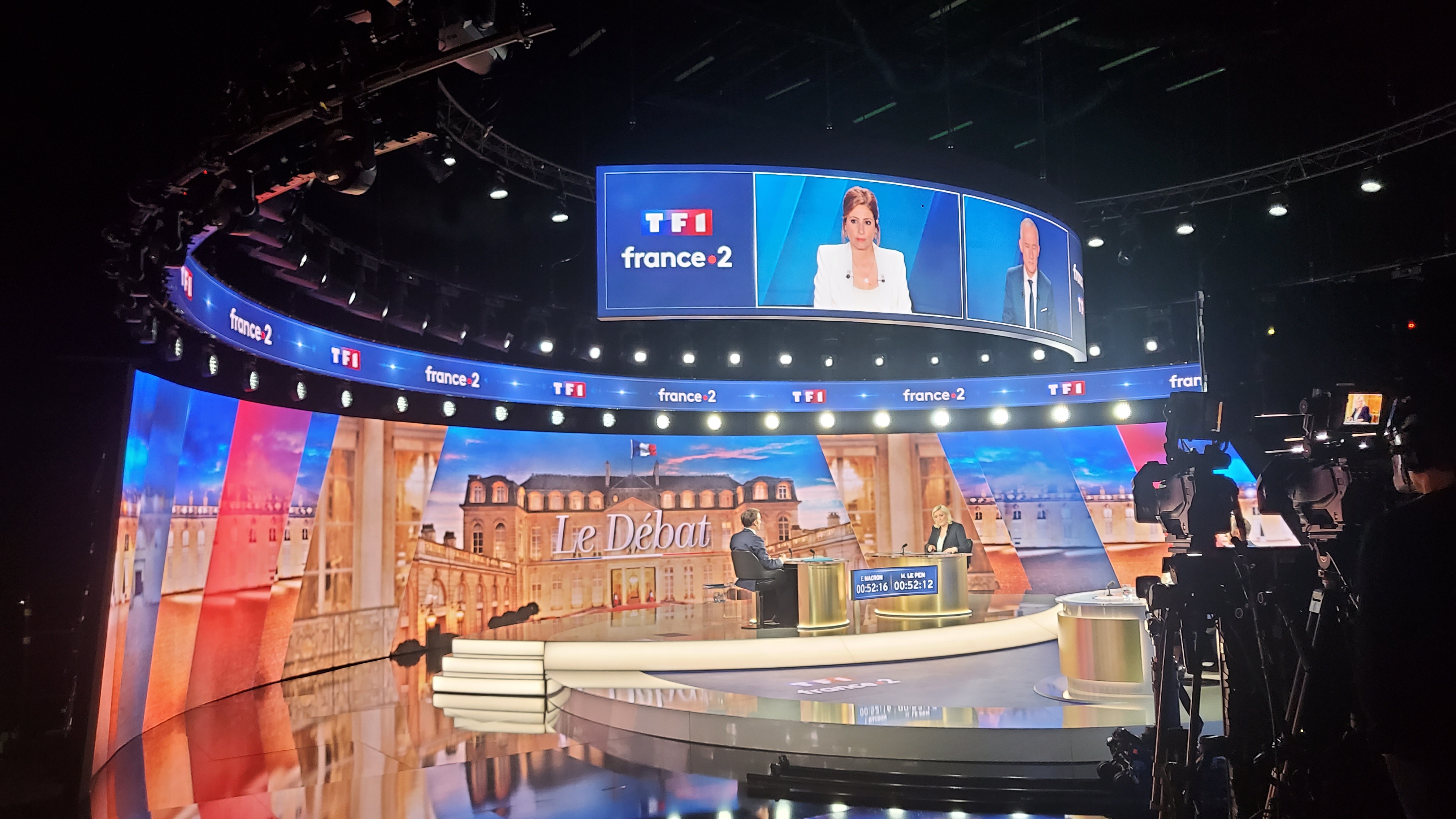 INFiLED provided screens for the scene of the French presidential debate