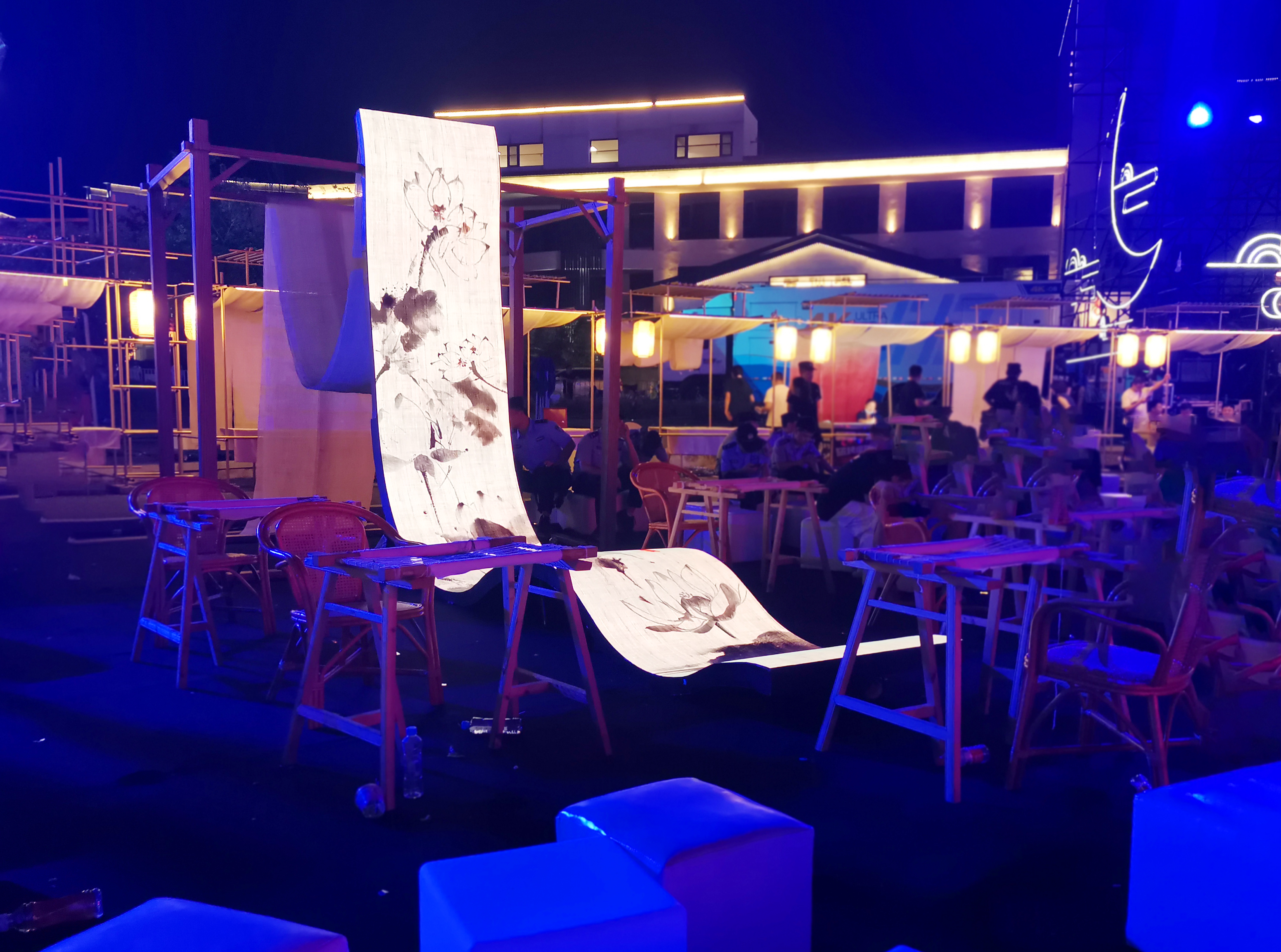 INFiLED's scroll-shaped LED screen in the wonderful CCTV Qixi Festival Gala