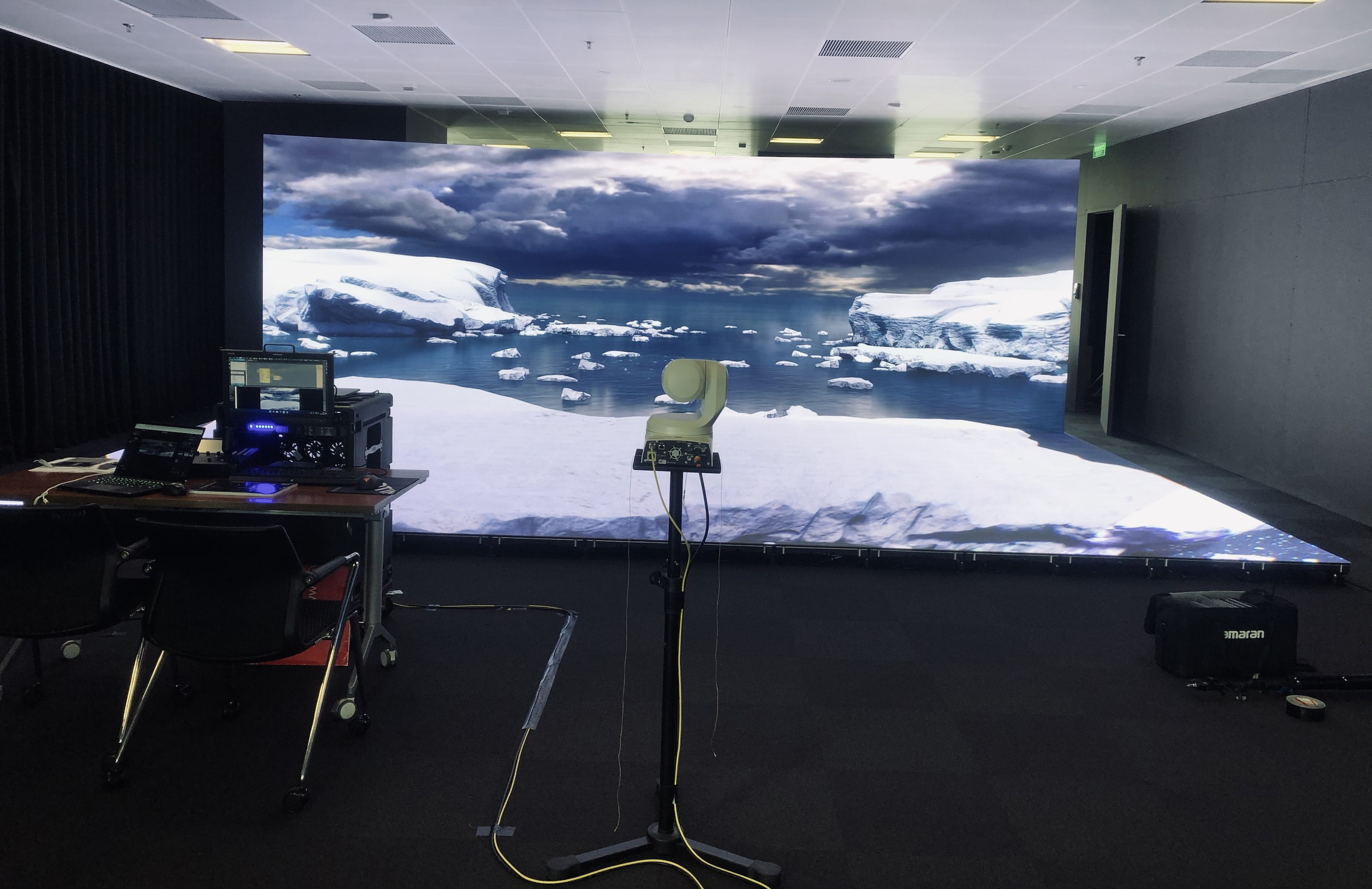 High-performance INFiLED screens in the smart showroom of Shum Yip Upperhills