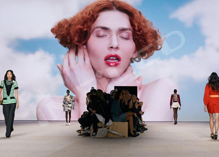 Sophie Xeon, The Scottish Artist Who Provided The Backdrop For The Louis  Vuitton Show At Paris Fashion Week SS20
