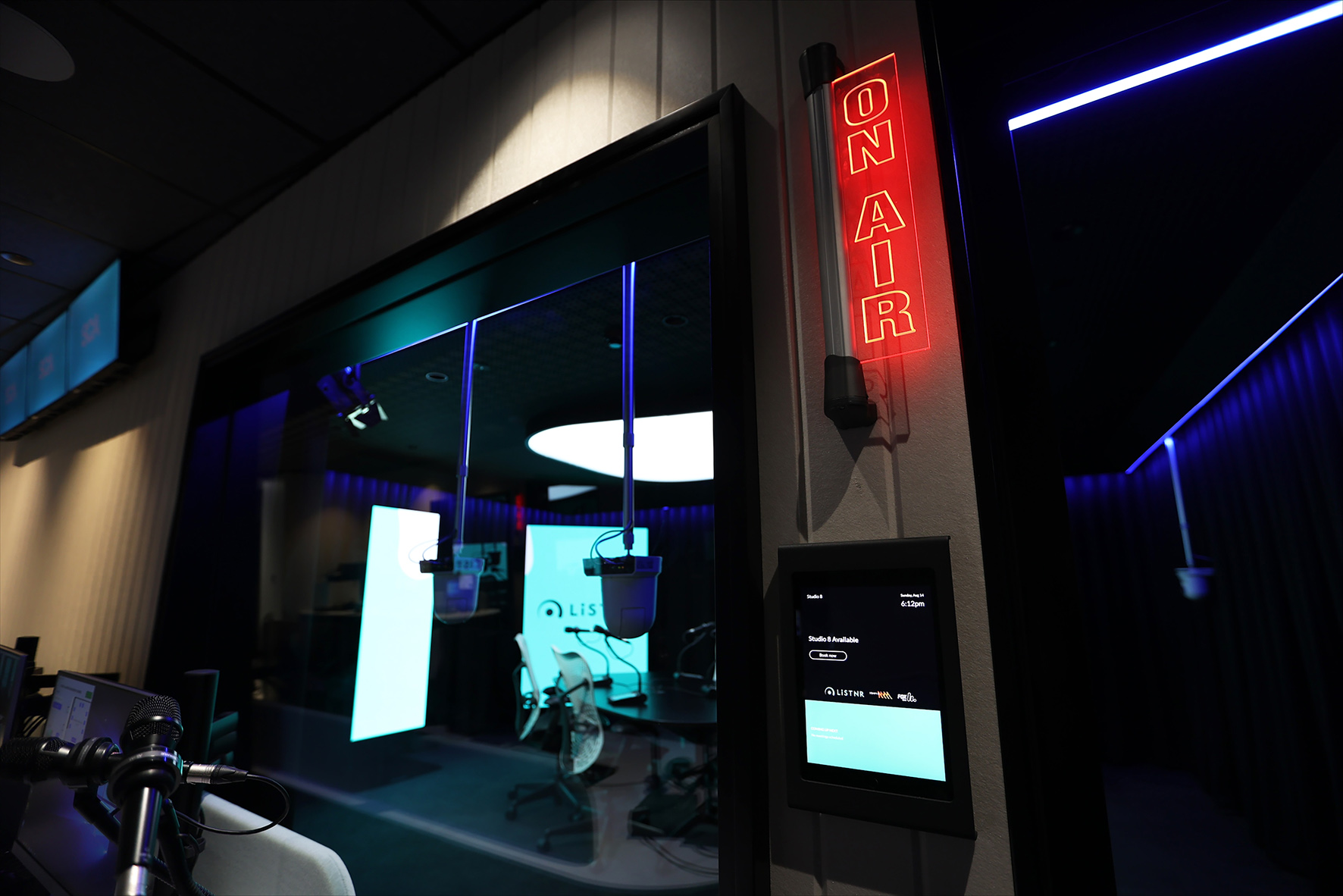 2022 Austereo 04m