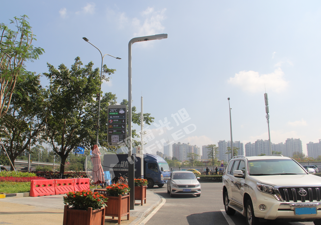 视爵光旭深圳湾生态科技园LED灯杆屏案例