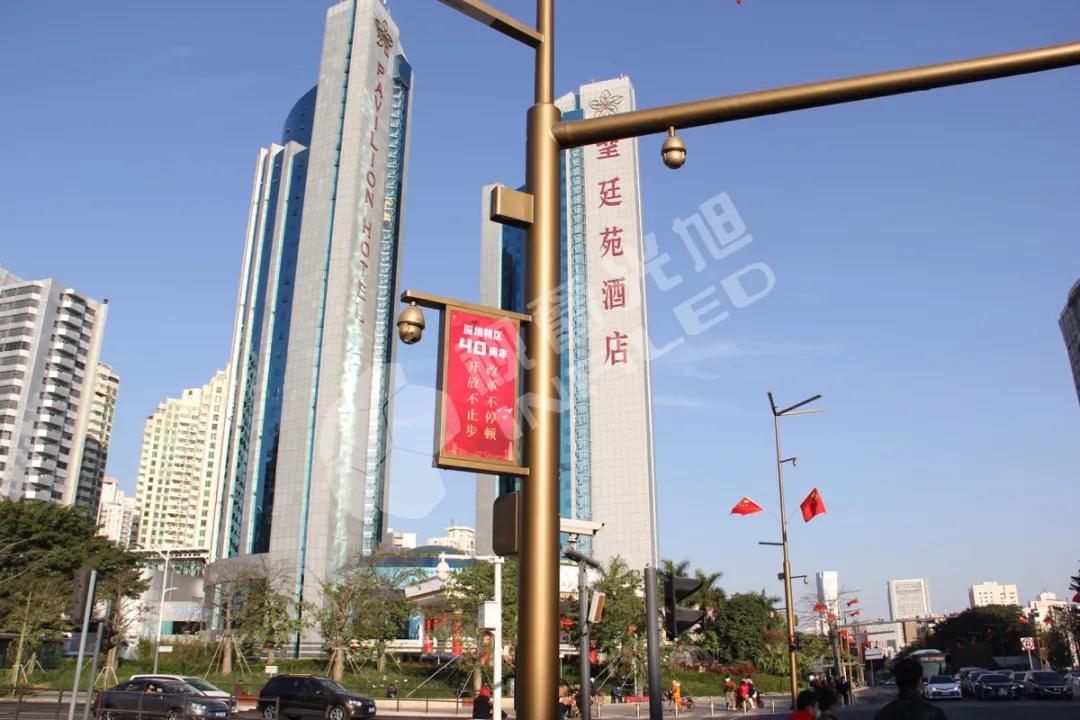 视爵光旭深圳红荔路LED智慧灯杆屏案例图